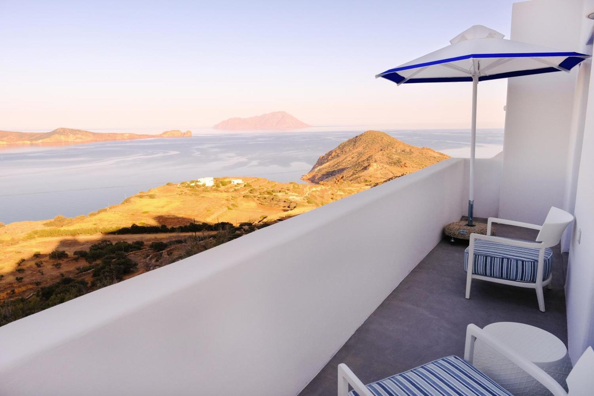 Odyssey Rock Milos Sunset Suites Plaka  Esterno foto