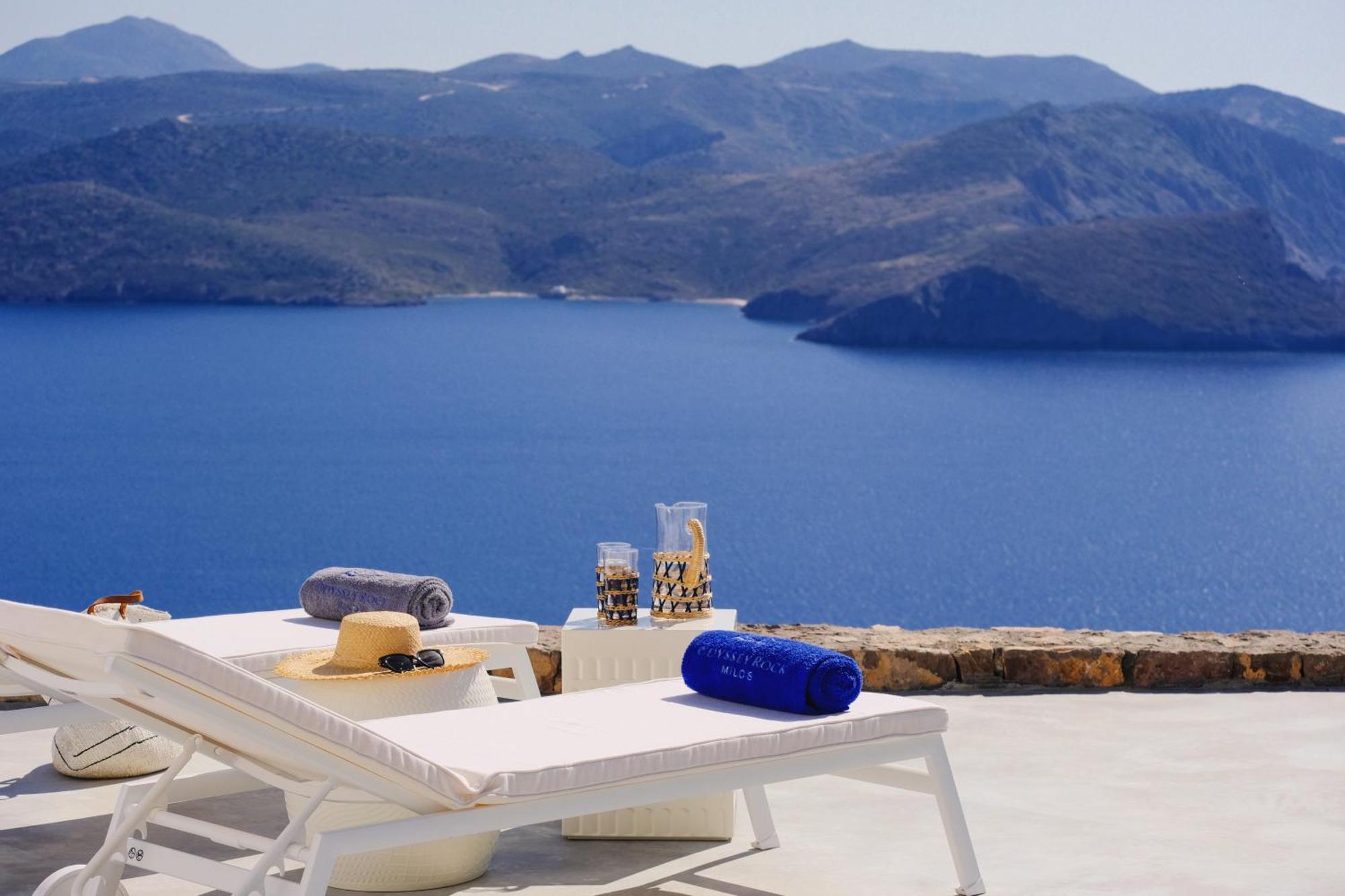 Odyssey Rock Milos Sunset Suites Plaka  Esterno foto