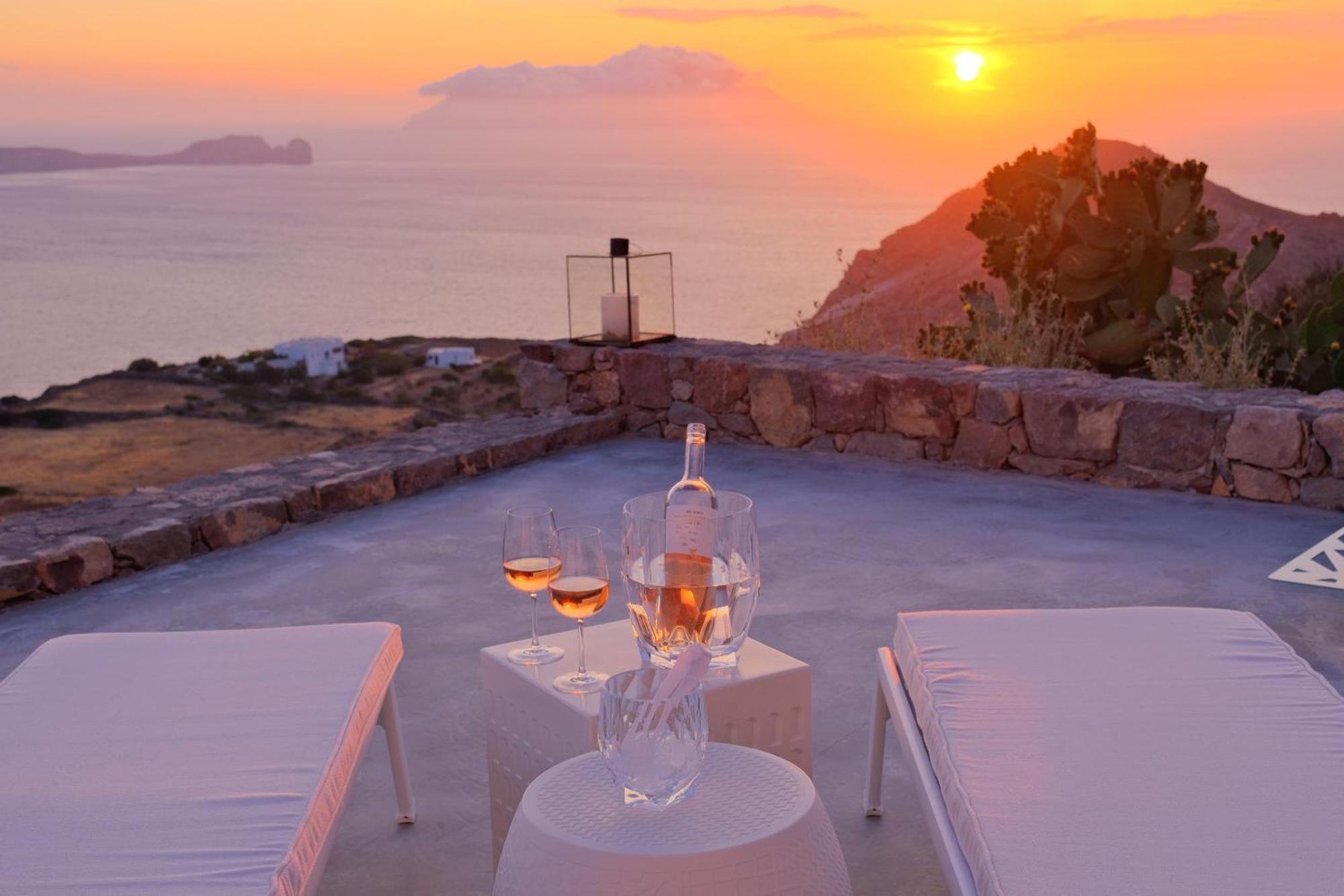 Odyssey Rock Milos Sunset Suites Plaka  Camera foto