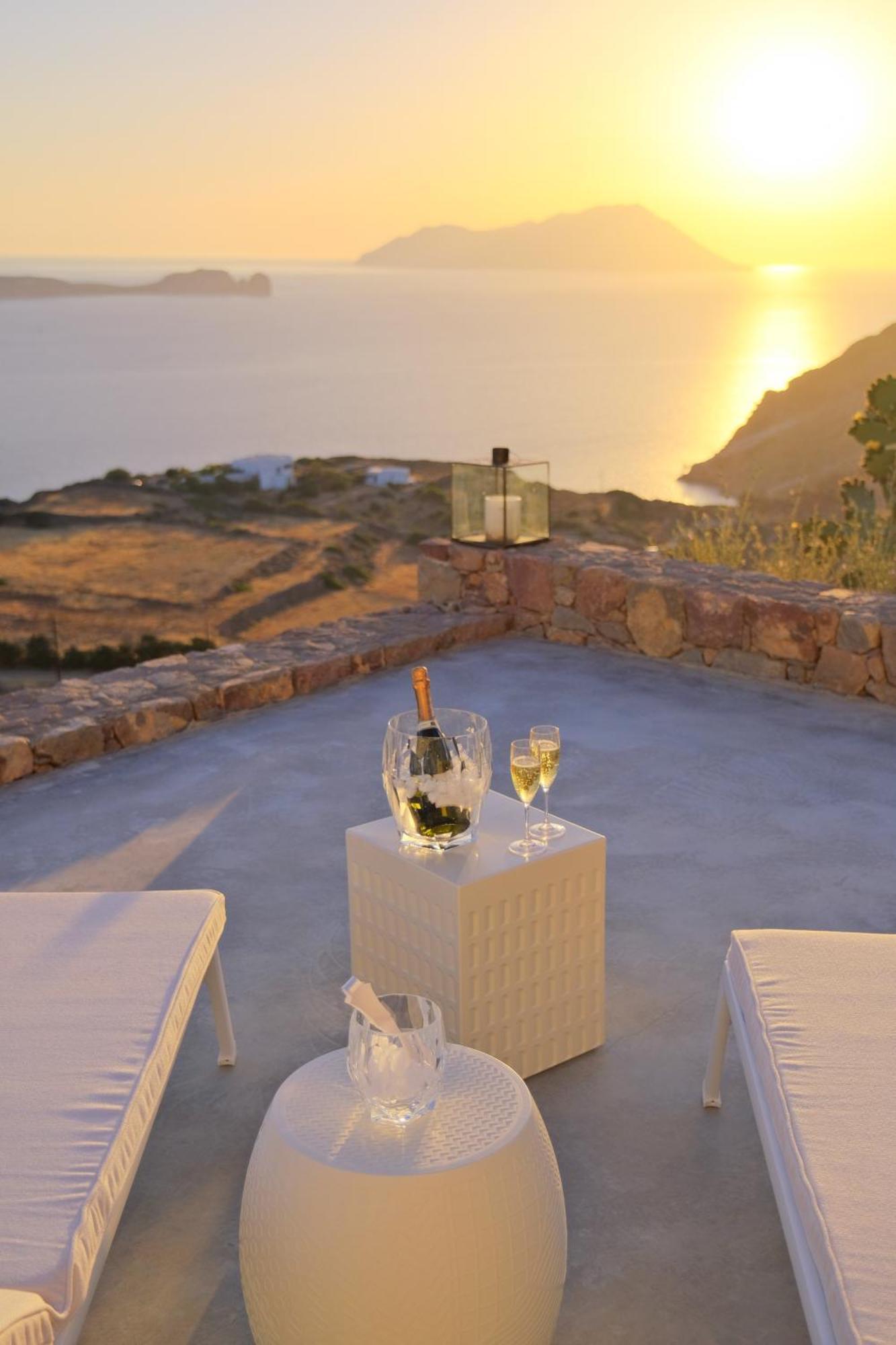 Odyssey Rock Milos Sunset Suites Plaka  Camera foto