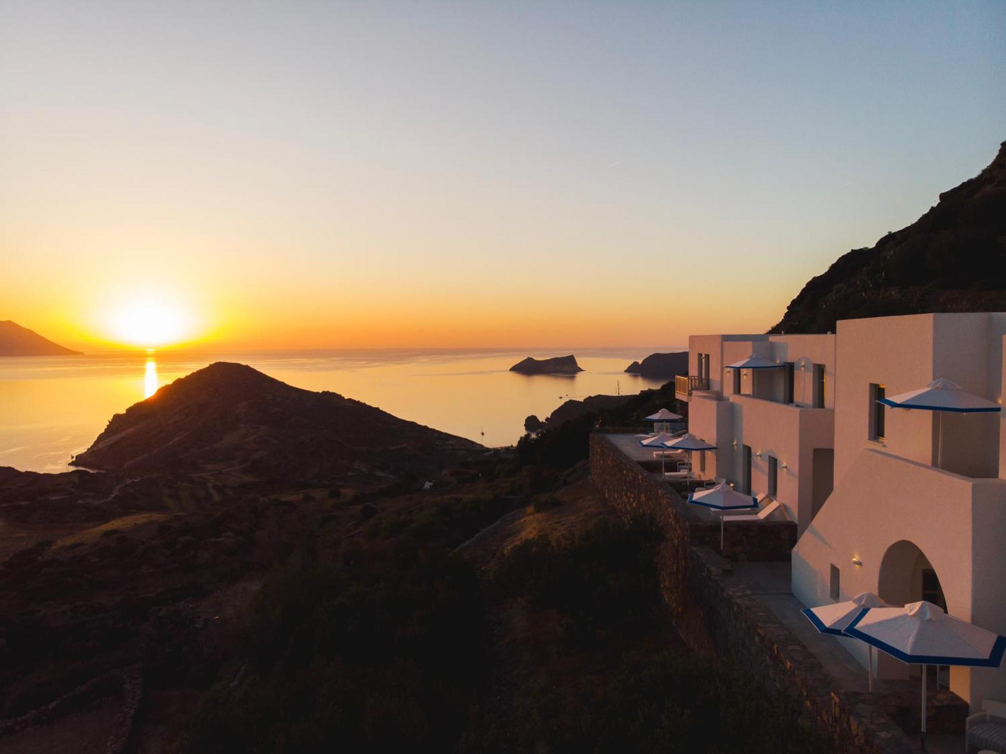 Odyssey Rock Milos Sunset Suites Plaka  Esterno foto