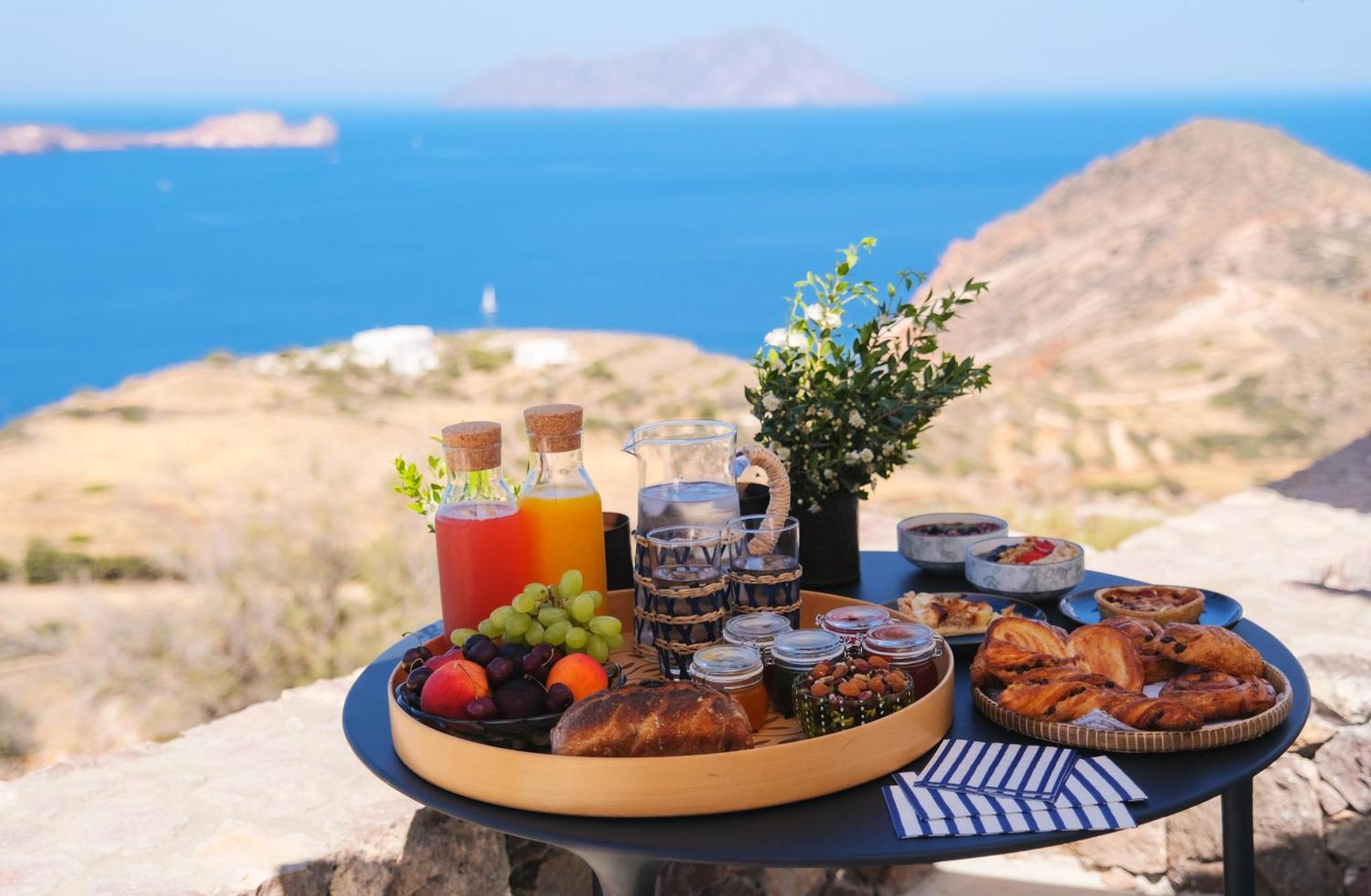 Odyssey Rock Milos Sunset Suites Plaka  Esterno foto